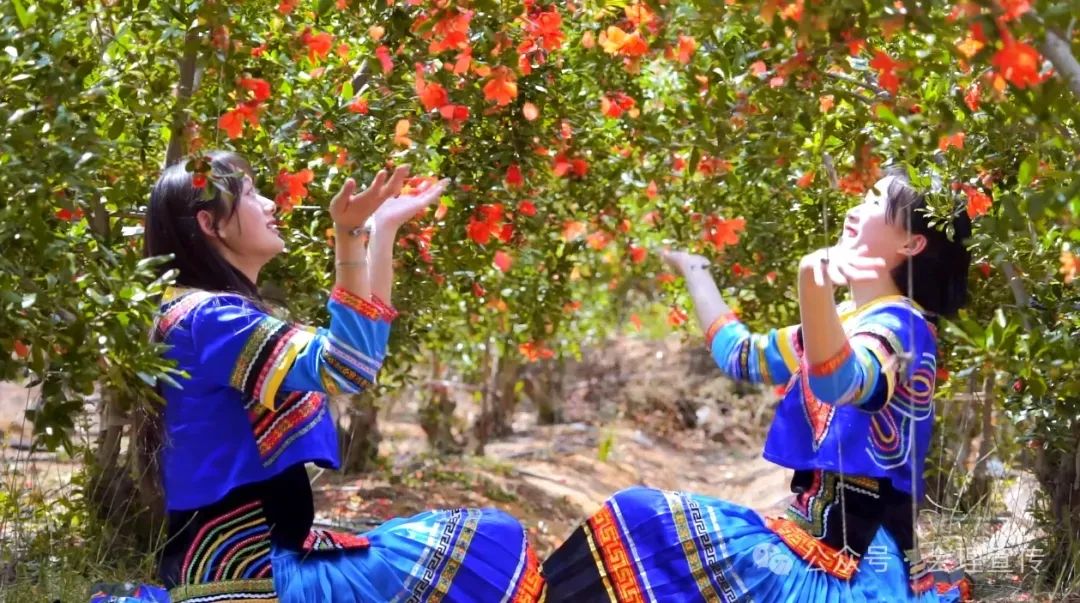 Emc易倍体育：文旅活动泼水节、观花节、花海露营、自行车爬坡挑战赛、灯光秀一键解锁超嗨假期！(图2)