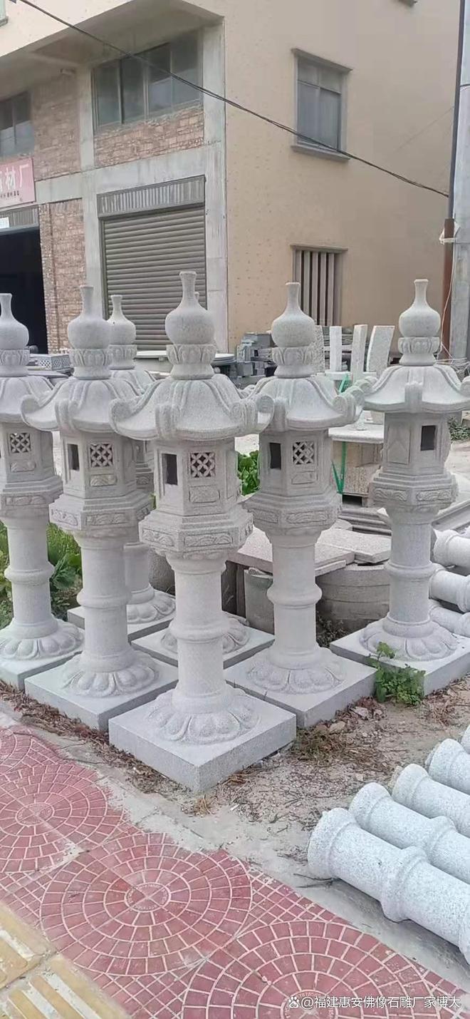 石雕灯笼的雕刻与技术进步(图1)